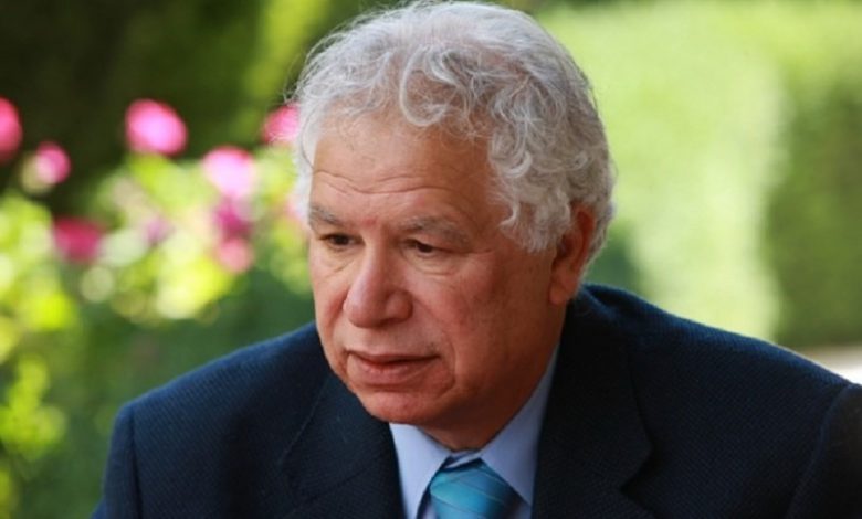 وفاة الشاعر الفلسطيني مريد البرغوثي عن 77 سنة 1