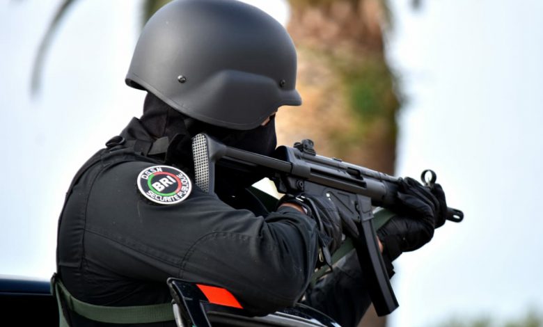 الرصاص يلعلع في الدار البيضاء لاعتقال شاب عرض مقدم شرطة للضرب والجرح 1