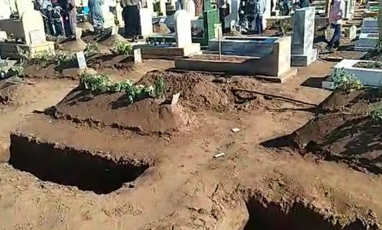 سلطات القنيطرة تلاحق المتورطين في نبش قبر رجل مدفون 1